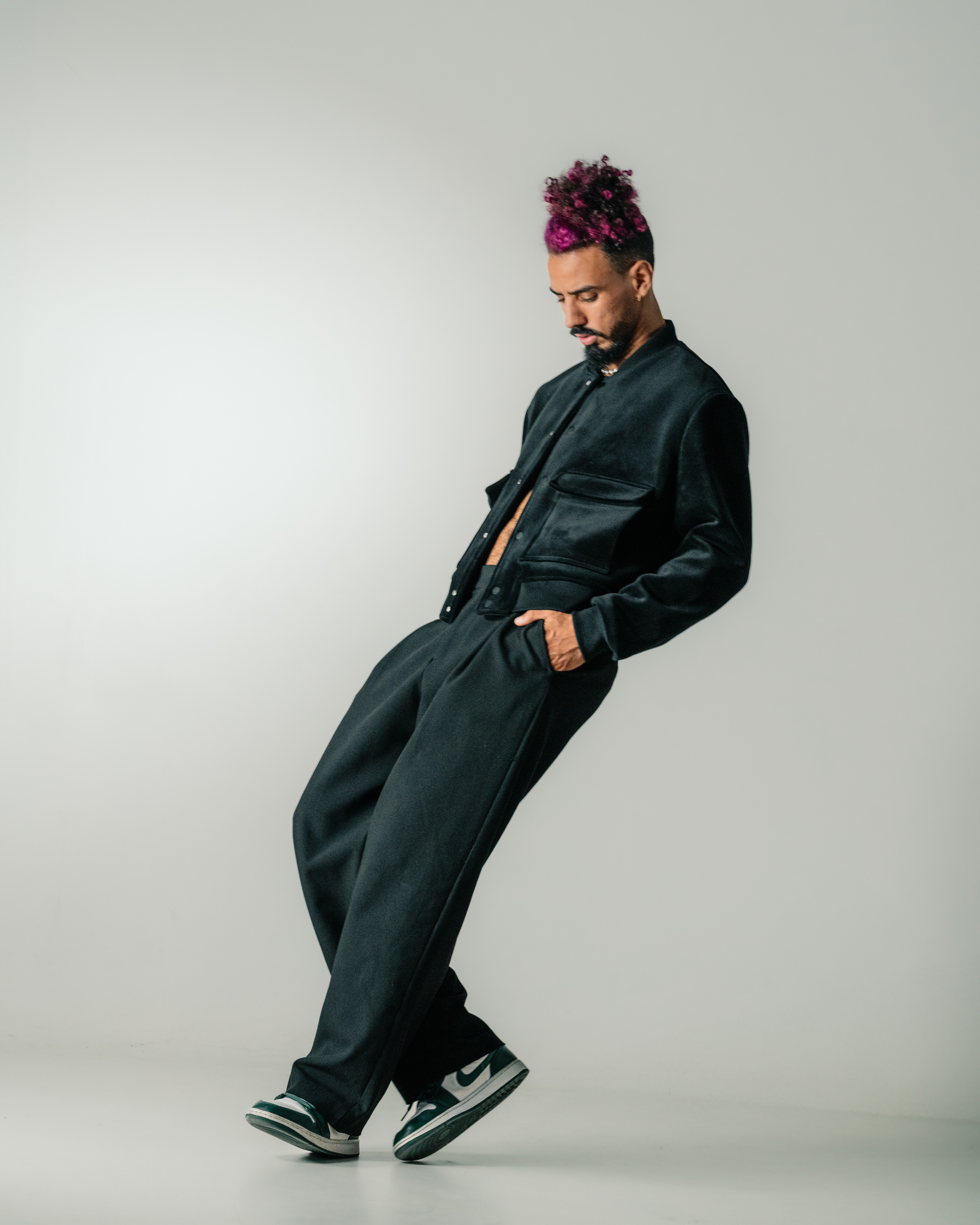 On a Blue background, a Wacom and a mouse.